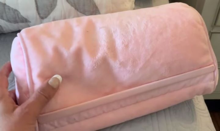  Reviewing the fabric of the anti-aging pillow if it prevents dust mites and is comfortable when used