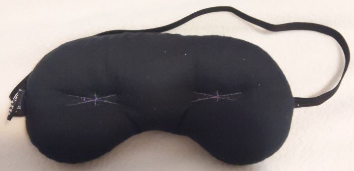 Using the compression pillow for migraines from Imak