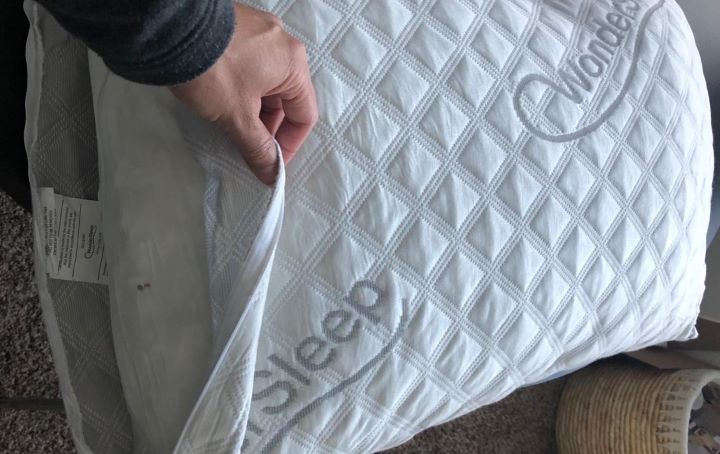  Analyzing the memory foam filling of the WonderSleep alternative pillow