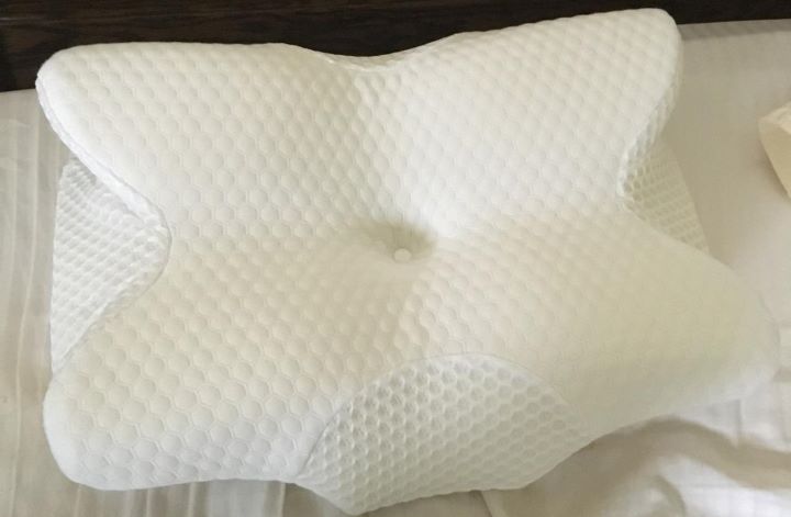 Observing the durable design of the pillow for fibromyalgia