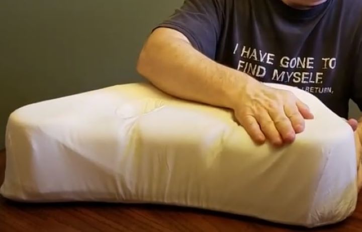Analyzing the thickness of the ear pillow