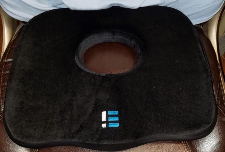 Using the donut pressure relief seat cushion from Ergonomic Innovations