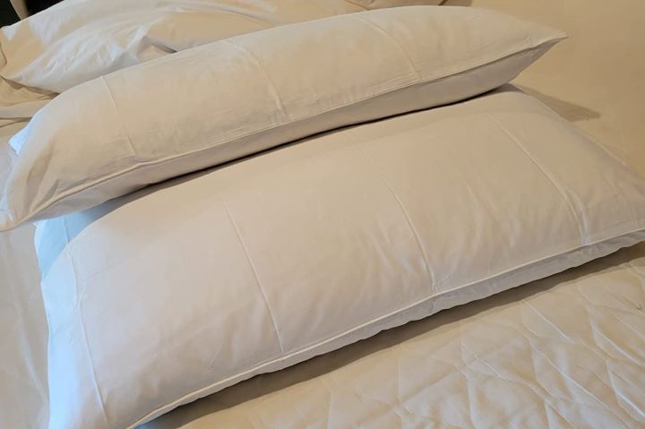 Using the white pillow cases with zippers from Precoco