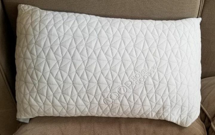 Reviewing how comfortable the orthopedic pillow